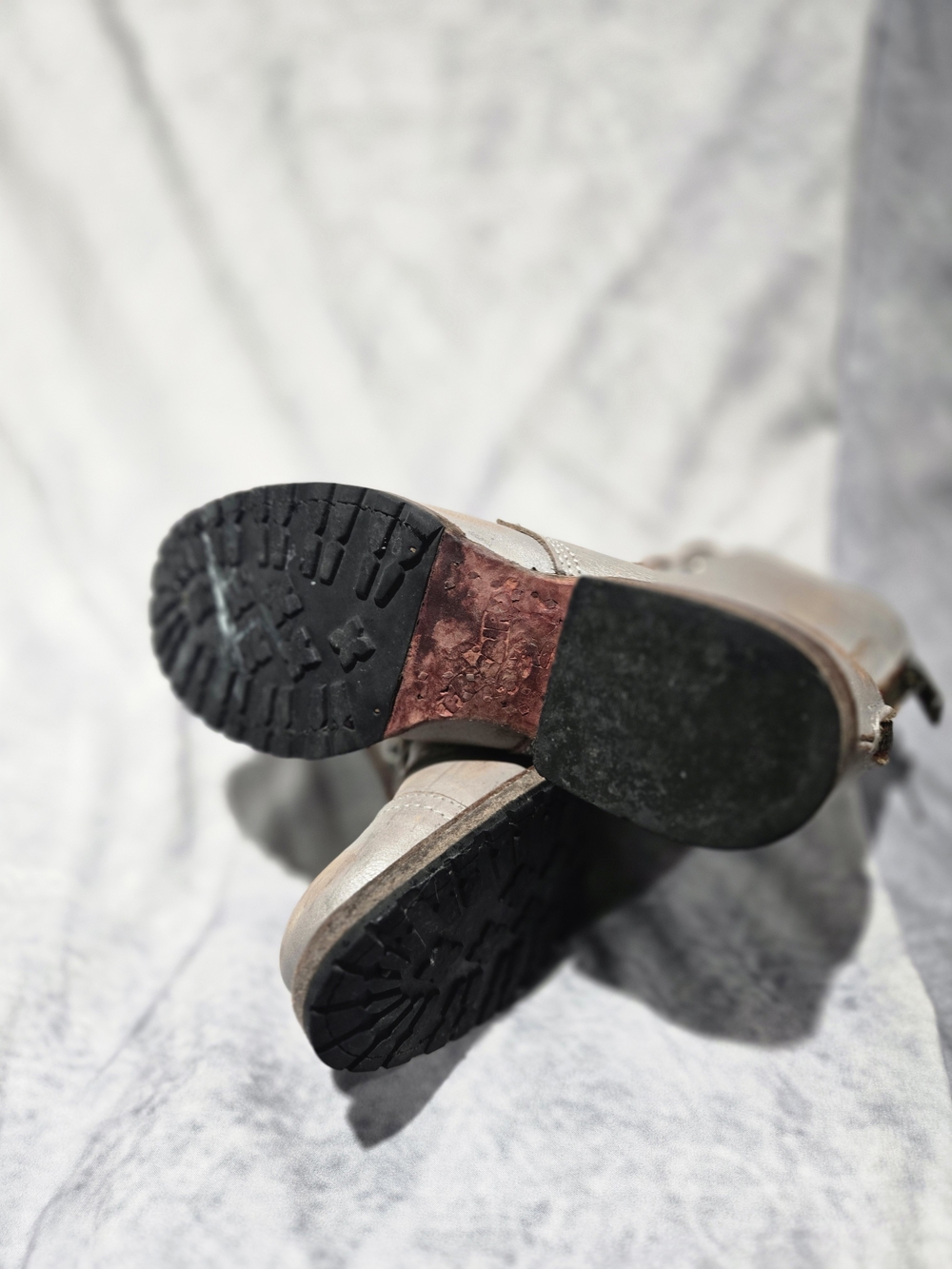 Freebird Liverpool boots feature a distinct front zipper closure and red lining. - Picture 5 of 6